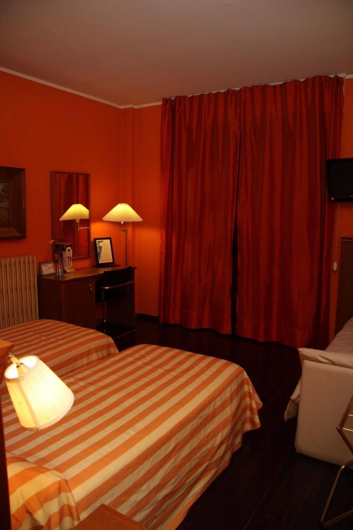 בורגומאנרו Hotel & Apartments Rinaldo מראה חיצוני תמונה